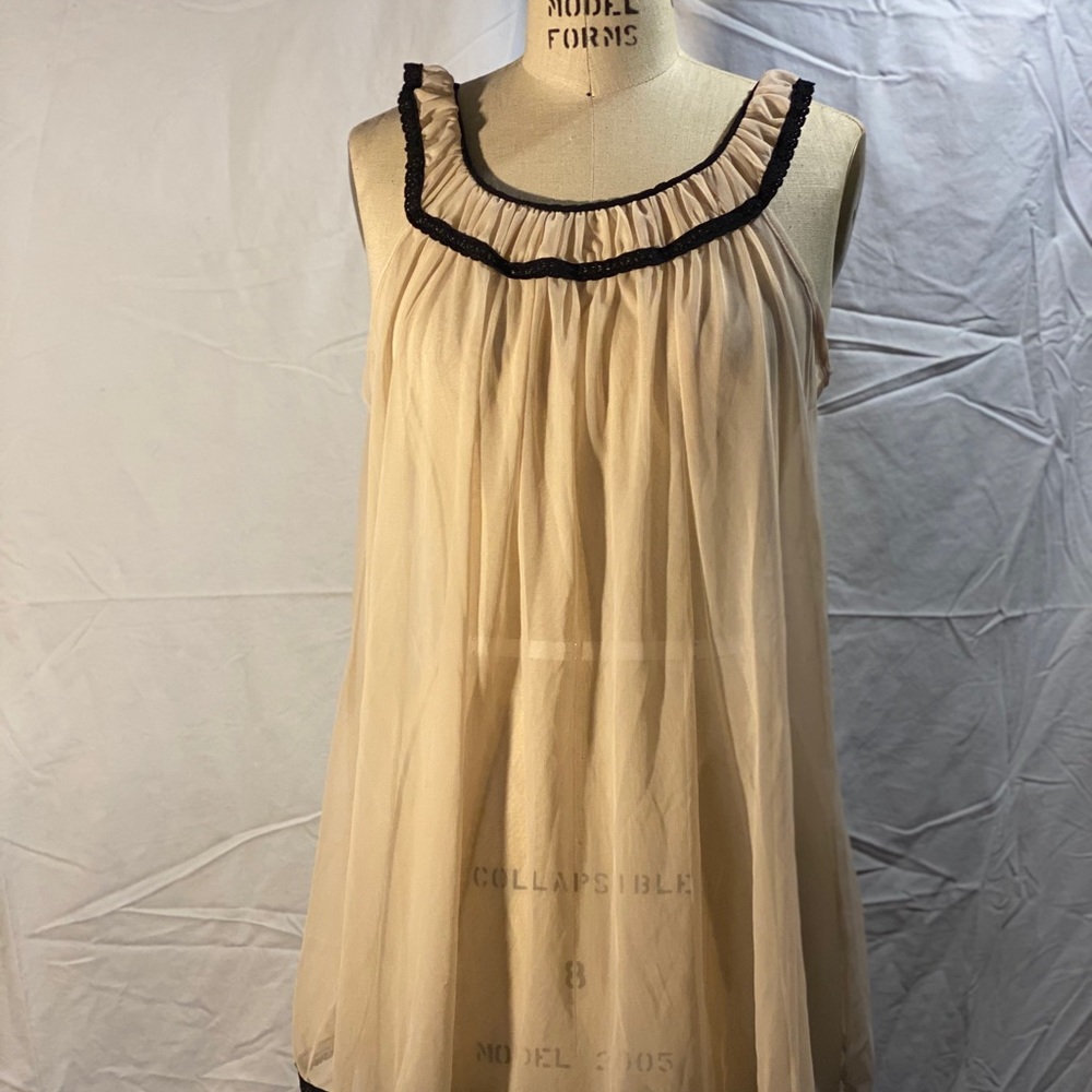 Flowy tank